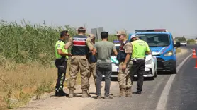 Şanlıurfa'da kanala devrilen kamyonetin sürücüsü yaralandı