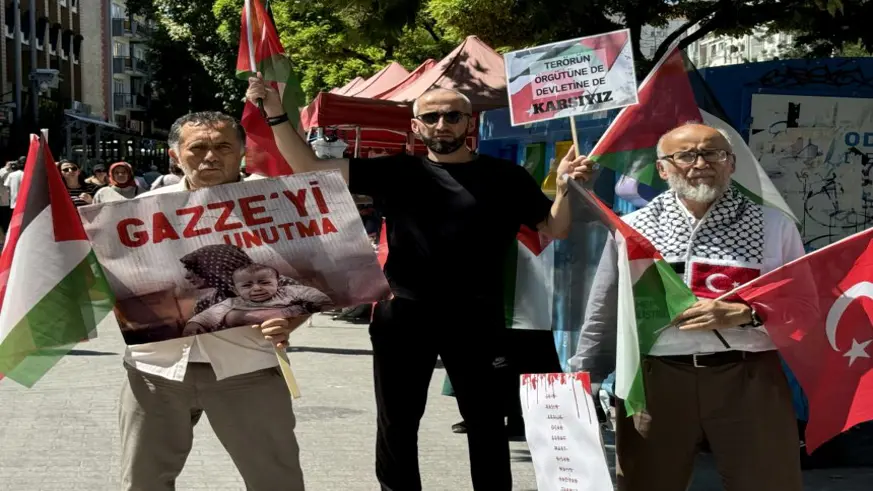 Eskişehir'de sağlık çalışanları Gazze için sessiz yürüyüşlerini sürdürdü