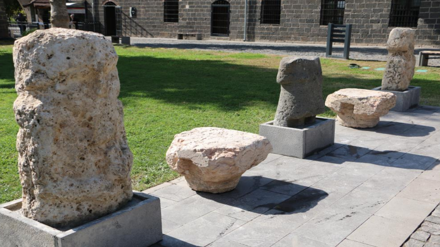 Tarihteki ilk kral Sargon'un iki heykeli Diyarbakır Müzesi'nde