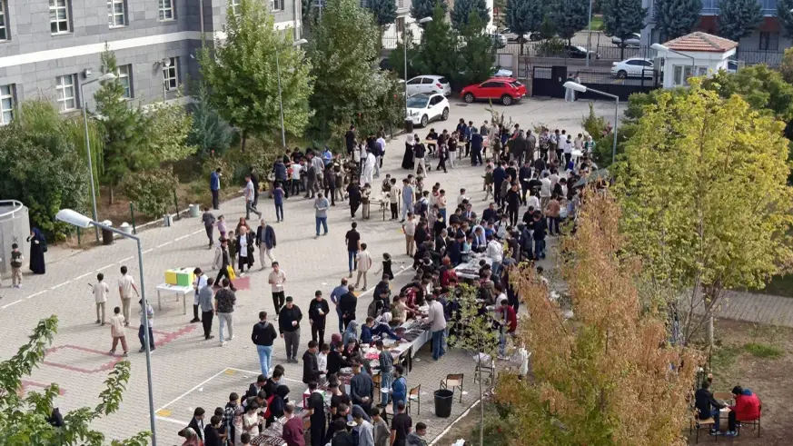 Diyarbakırlı öğrenciler Gazzeli çocuklar için tek yürek oldu