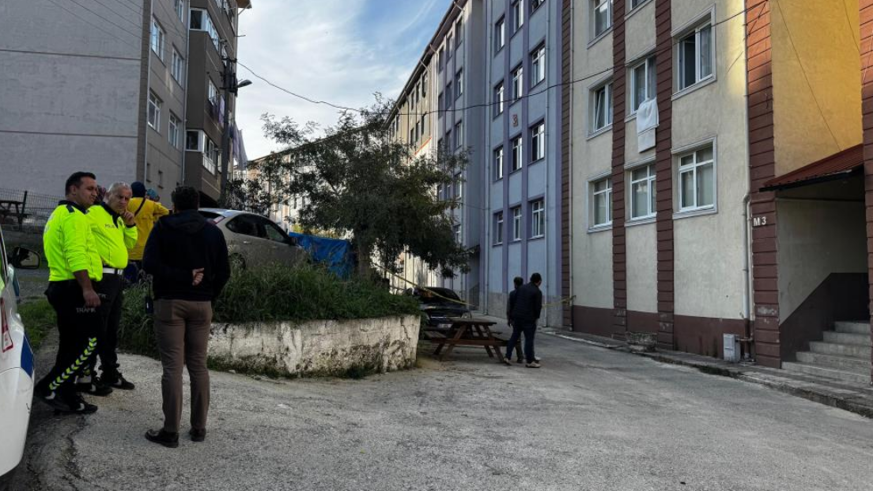 Bunalıma giren genç beşinci kattan atladı