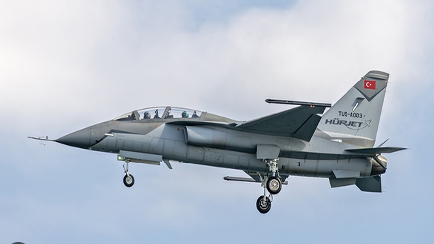 HÜRJET 3 koldan hedefe ilerliyor