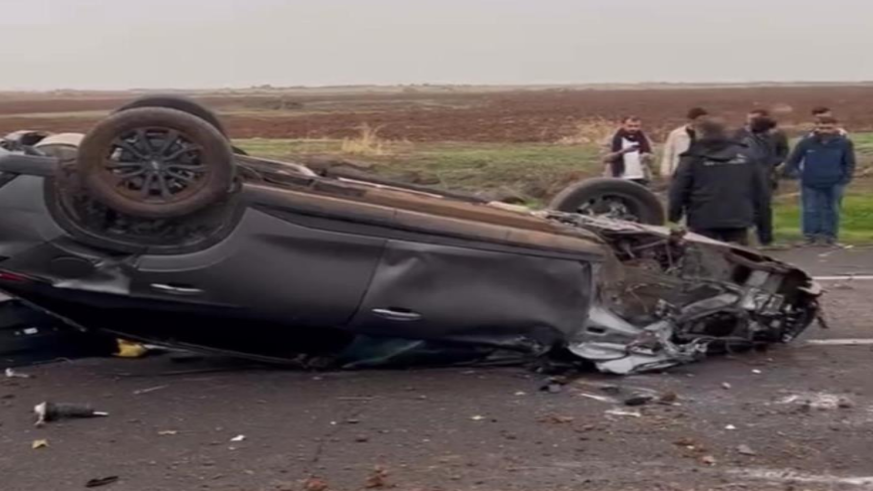 Diyarbakır'da otomobil takla attı