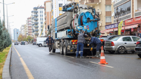 Sağanak yağışa karşı DİSKİ ekipleri sahada