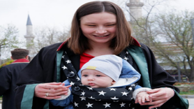 Pencereden düşen avukat kurtarılamadı