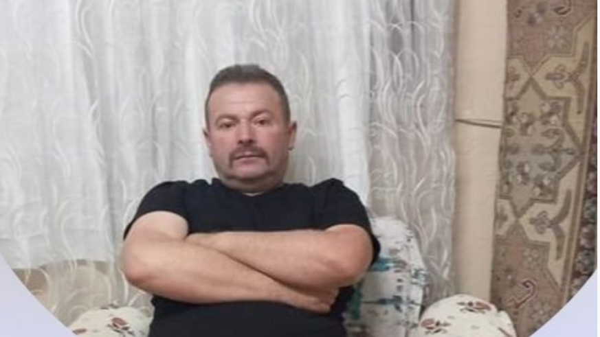 Belediye önünde kendini ateşe verdi