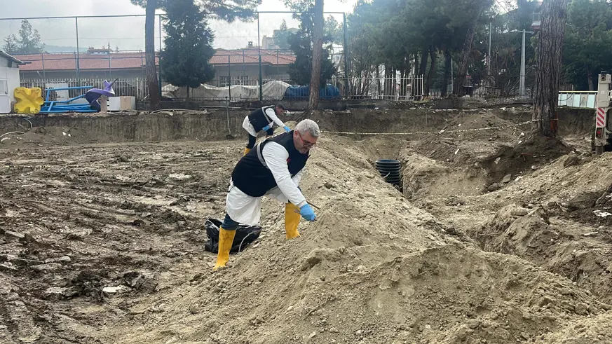 Kanalizasyon kazısında insan kemikleri bulundu