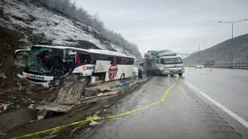 Yolcu otobüsü kamyona çarptı