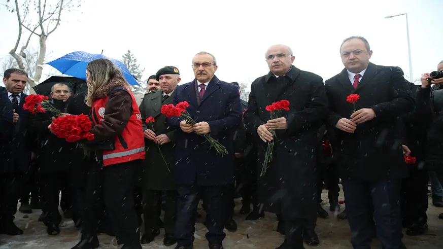 Malatya'da depremlerde yaşamını yitirenler anıldı