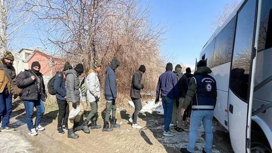 Van'da göçmen kaçakçılığı operasyonları