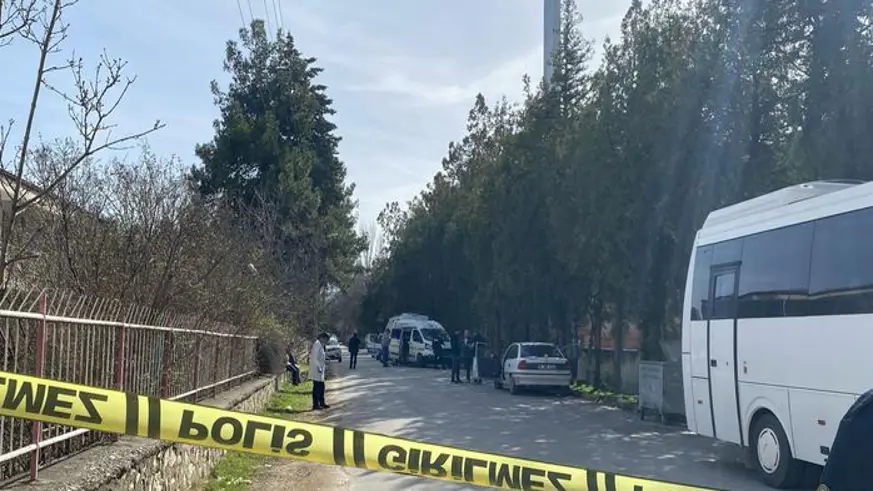 Belediye personeli aracında silahla vurulmuş olarak bulundu