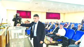 SEÇİMİ KAYBETTİ PROVAKASYONA GİRİŞTİ!