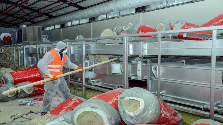 Halk ekmek fabrikasında fırınların montajı yapılıyor