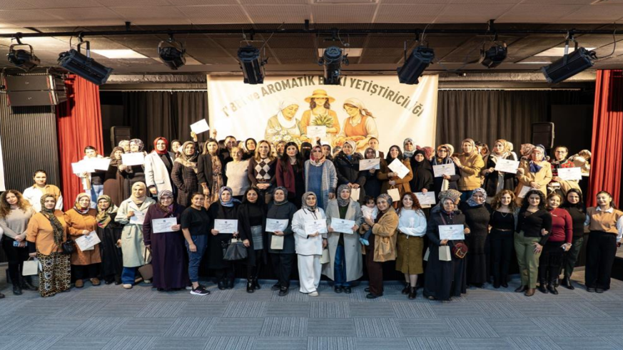 Tıbbi Aromatik Bitki Atölyesi kursiyerlerine sertifikaları verildi