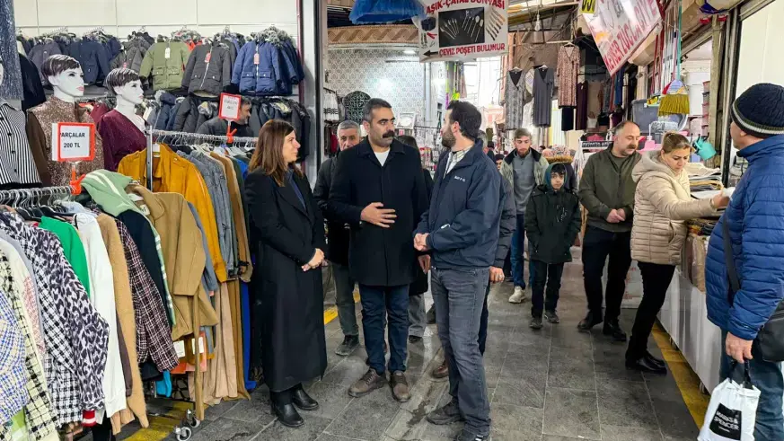 Eşbaşkanlar, Aşefçiler Çarşısında