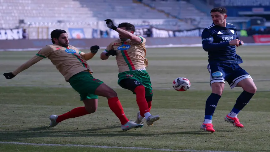 Erzurumspor FK 0-0 Amed Sportif (İlk yarı sonucu)