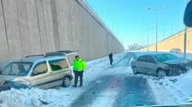 Otomobil ile hafif ticari araç çarpıştı