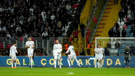 Beşiktaş taraftarı yönetimi istifaya davet etti