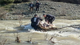 Kaybolan kadın dere yatağında ölü bulundu
