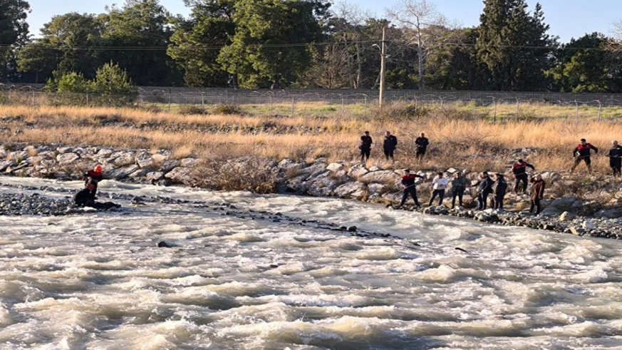 Köprüden düşerek akıntıya kapılan çocuk hayatını kaybetti