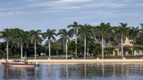 Trump'ın konutuna izinsiz girmeye çalışan kişi öldürüldü