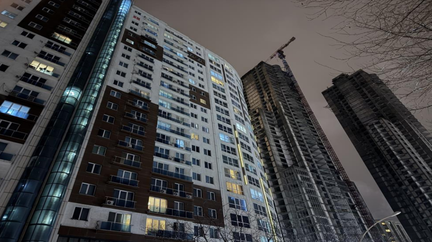 Bir sitede 2 kişi silahla vurulmuş halde ölü bulundu