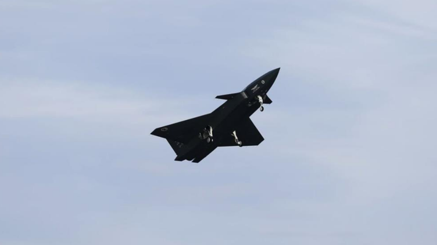 Bayraktar KIZILELMA eğitim uçuşunu başarıyla tamamladı