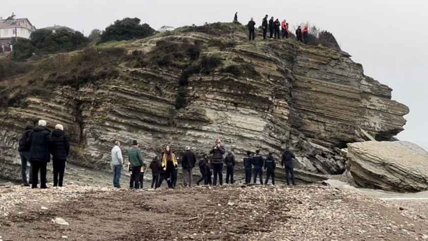 Kayıp kadın kayalıklarda ölü bulundu