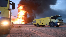 İran, Bahreyn'de yakıt tanklarını vurdu