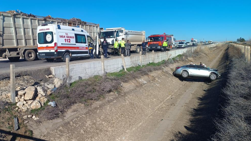 Kamyonla çarpışan otomobilin sürücüsü hayatını kaybetti