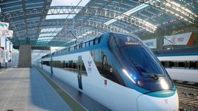 İlk tren seti  raylara iniyor