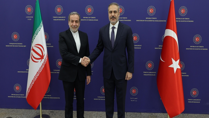 Bakan Fidan, Arakçi'yi aradı