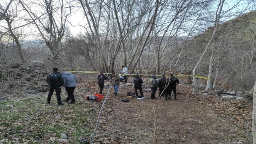 Dere yatağında bir erkek cesedi bulundu