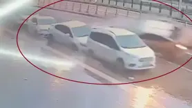 Ticari taksi üç araca çarptı