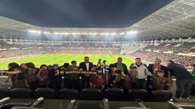 Eğil'den gelen çocuklar  maçı tribünden izledi