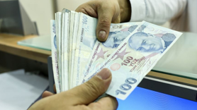 Yaşlı ve engelli aylıkları hesaplara yatırılmaya başlandı