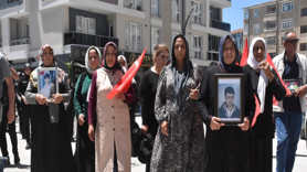 Vanlı aileler DEM Parti İl Başkanlığı önündeki eylemlerini sürdürdü