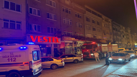 Eşinin boğazını keserek öldürdü