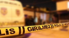 Emekli polis kendisini yaralayan oğlunu silahıyla öldürdü