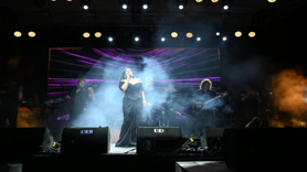Demirci Kurtuluş Festivalinde sanatçı Zara sahne aldı