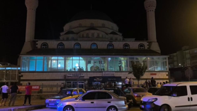 Camide asılı halde bulundu