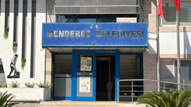 Menderes Belediyesine operasyon