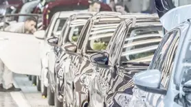 OTOMOBİL PİYASASI DARALIYOR
