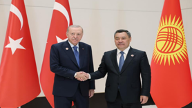 Cumhurbaşkanı Erdoğan, Kırgız mevkidaşı Caparov ile görüştü